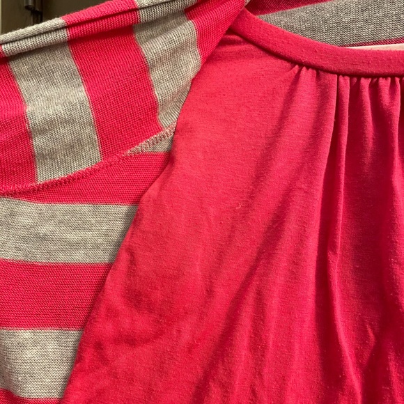 🐠2/$20 Kiddo Striped Sweater - Picture 4 of 7